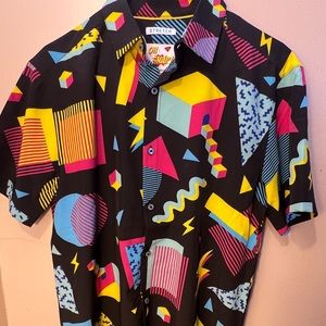 Geometric Short Sleeve.